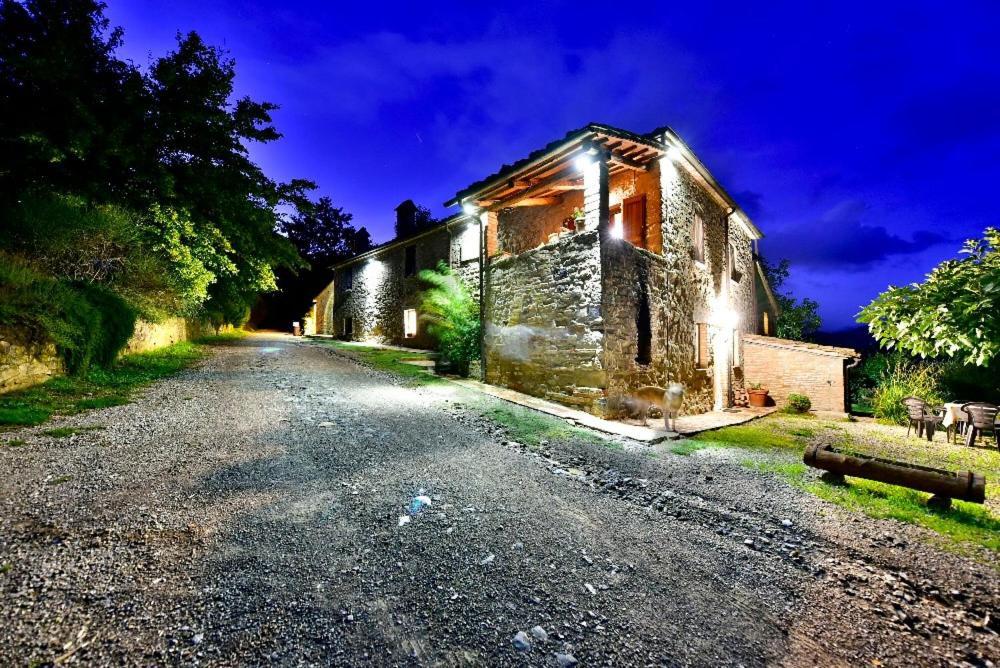 Agriturismo Corvaia Радикофани Екстериор снимка